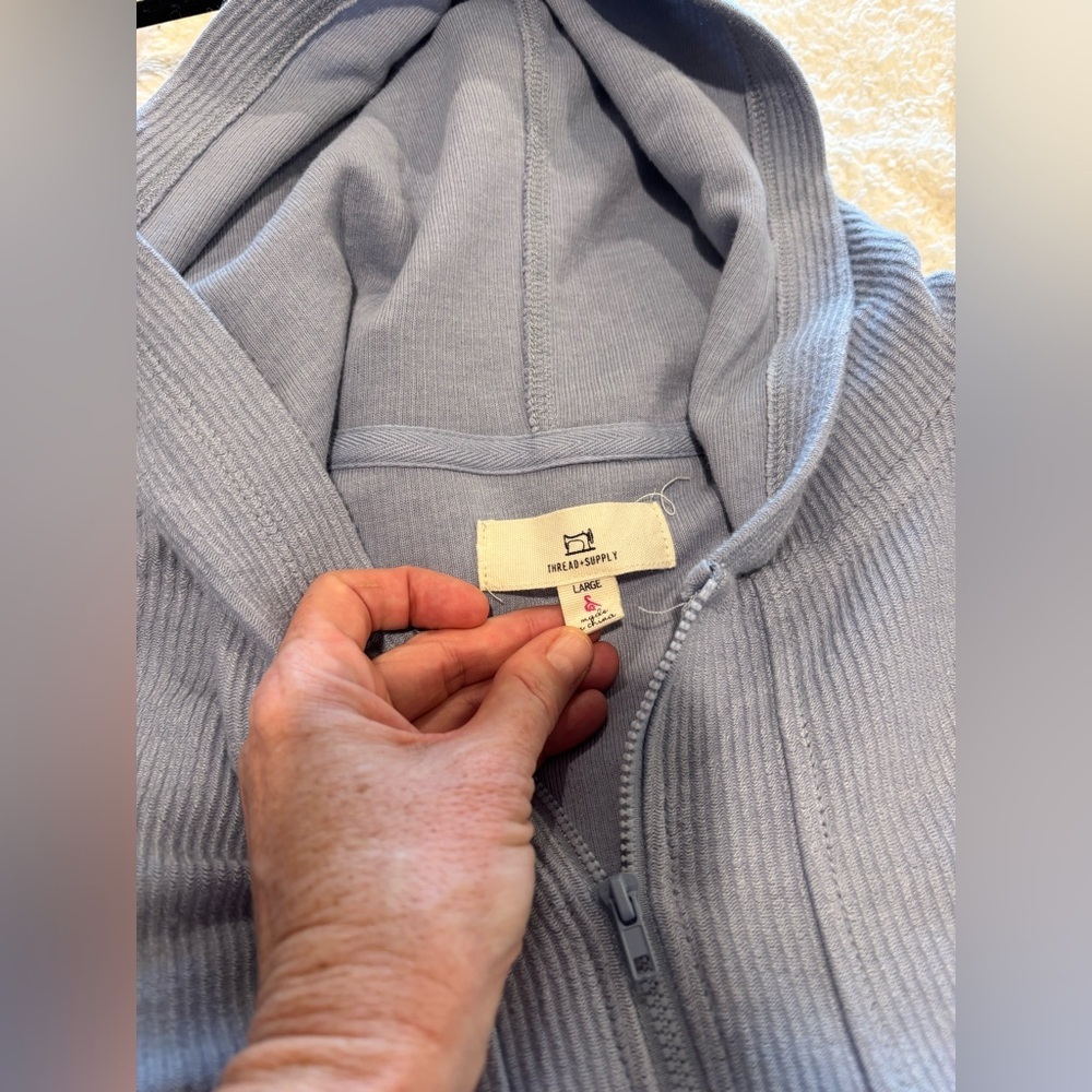 Thread & Supply Light Blue Women’s Hoodie Large - Picture 3 of 6